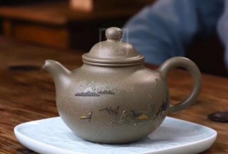 《泥繪蓮子》 《泥繪蓮子》