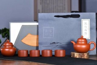 《掇球套組》宜興紫砂壺助理工藝美術師手工茶壺茶具朱泥掇球 《掇球套組》宜興紫砂壺助理工藝美術師手工茶壺茶具朱泥掇球