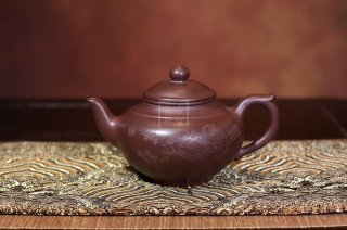 《笑櫻》宜興笑櫻紫砂助理工藝美術師胡小香手工紫泥泡功夫茶壺套壺 《笑櫻》宜興笑櫻紫砂助理工藝美術師胡小香手工紫泥泡功夫茶壺套壺