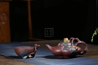 《圣桃》宜興高級工藝美術(shù)師手工紫砂壺圣桃泡茶壺茶具底槽青 《圣桃》宜興高級工藝美術(shù)師手工紫砂壺圣桃泡茶壺茶具底槽青